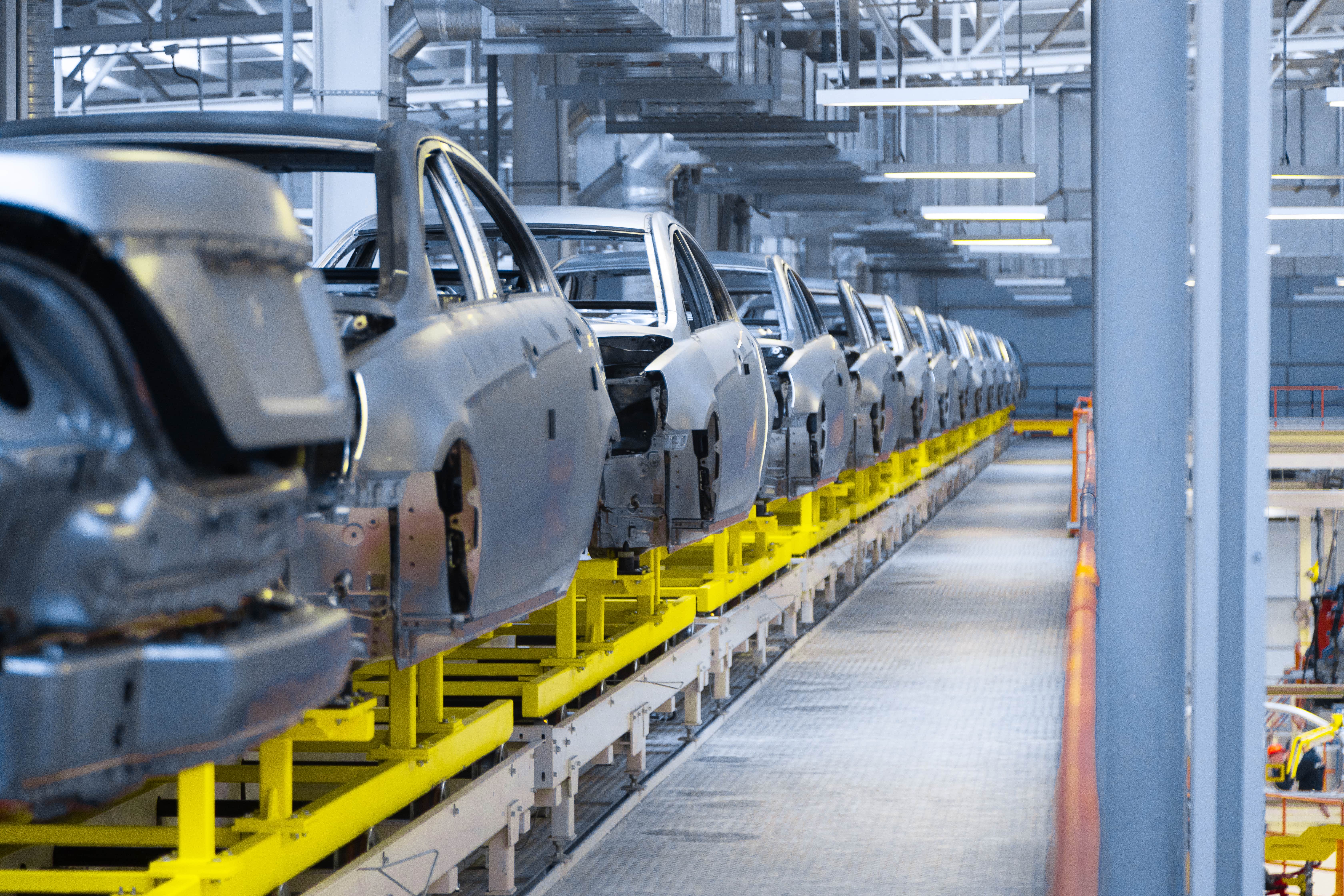 Žiadne výnimky. Trump zaviedol vysoké clá na dovoz automobilov.